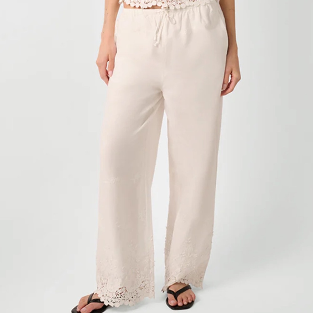WeWoreWhat brand ivory bottom Lace Trim Pants Sz M like New - Picture 3 of 5